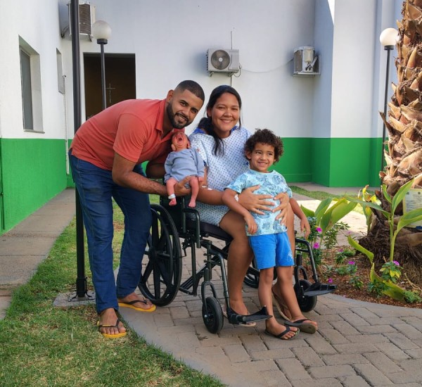 HEL aproxima famílias de recém-nascidos com visita humanizada