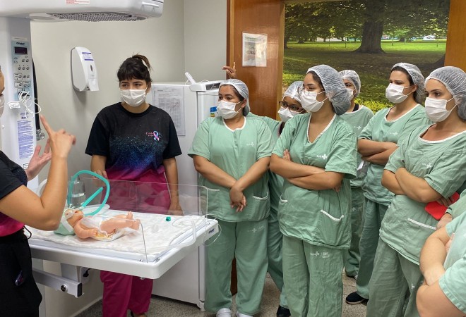 HEL capacita colaboradores da maternidade e centro obstétrico