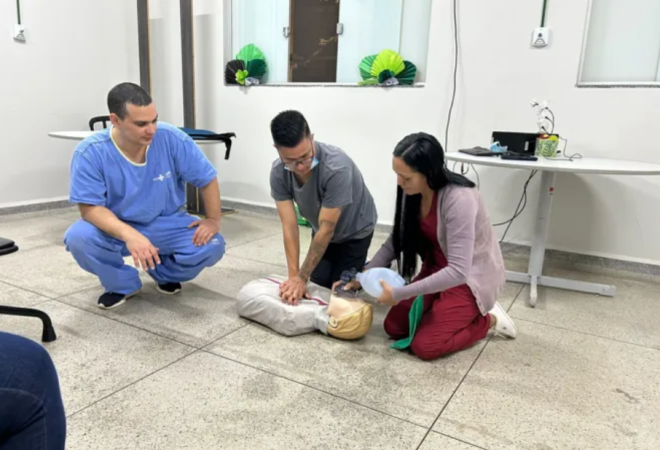 HEL capita colaboradores sobre Suporte Básico de Vida